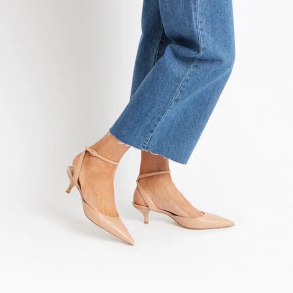 Stuart Weitzman Women's 50 Pointed Toe Kitten Heel Pumps Tan Suede 8 38.5 - Picture 2 of 12